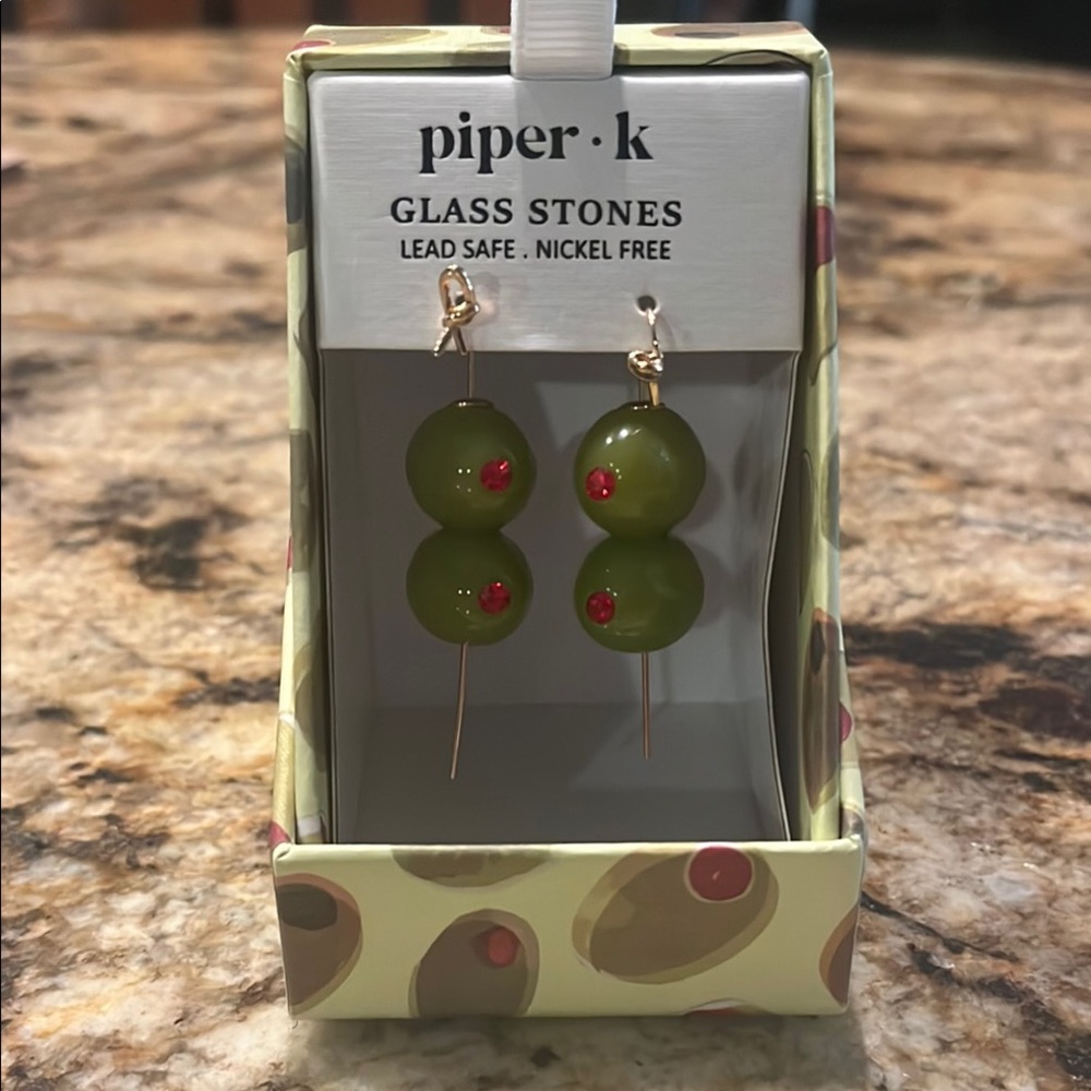 Elegant Green and Red Earrings Jewelry
